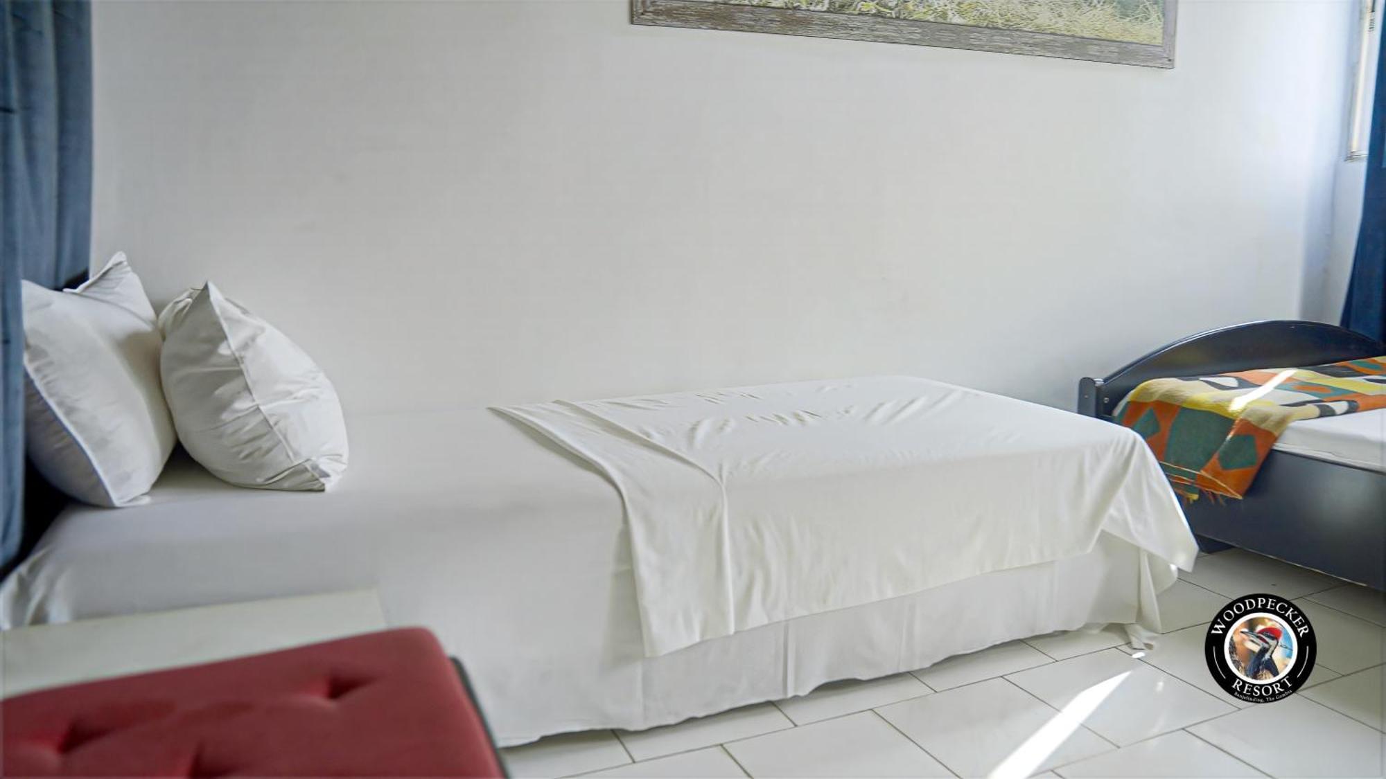 Woodpecker Resort Hotel Banjul Exterior photo